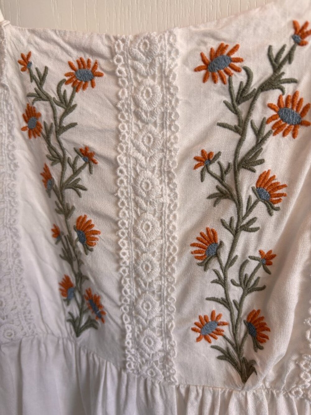 Patrons of Peace Embroidered Floral Peplum Tank Top White Size L Boho - Picture 2 of 8